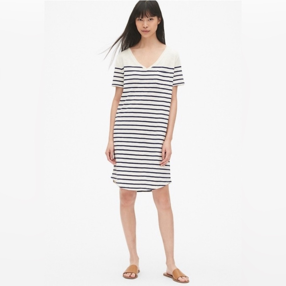 GAP Black and White Striped T Shirt Dress Pocket V Neck Relaxed